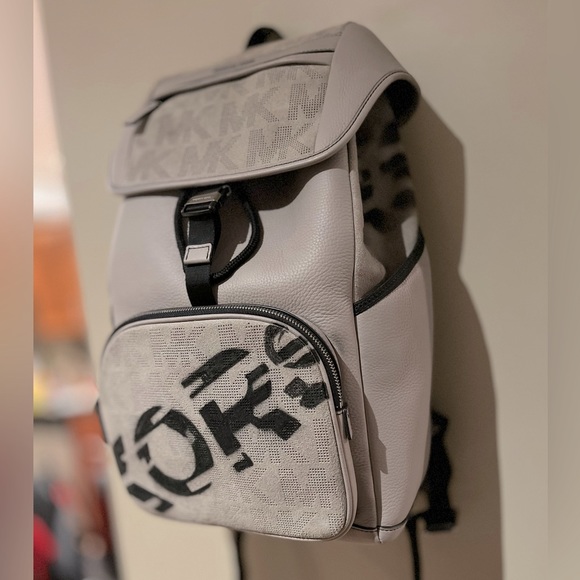 MICHAEL KORS  X ToAsTeD COLL NWT AUTH PEARL LEATHER & SUEDE COOPER MENS BACKPACK - Picture 3 of 11